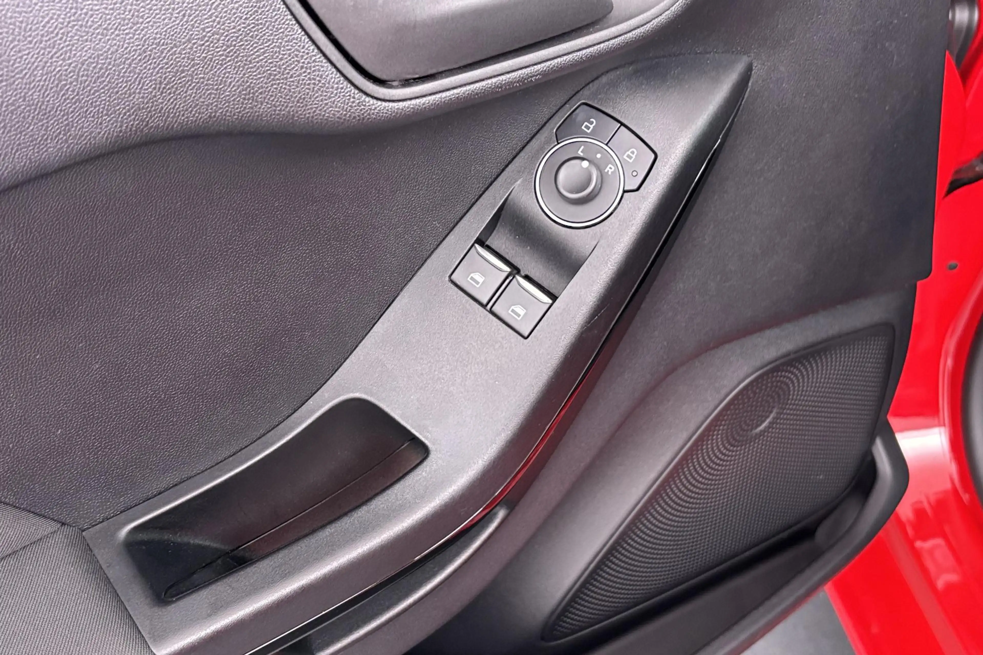 Ford Fiesta 1.0 EcoBoost Connected Fris en wendbaar stadsflits — photo 38