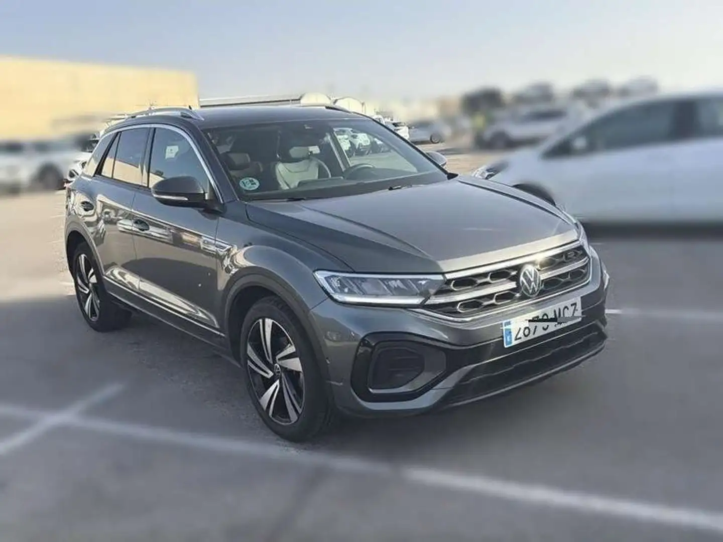 Volkswagen T-Roc RLine 1.5 TSI Gris - 2