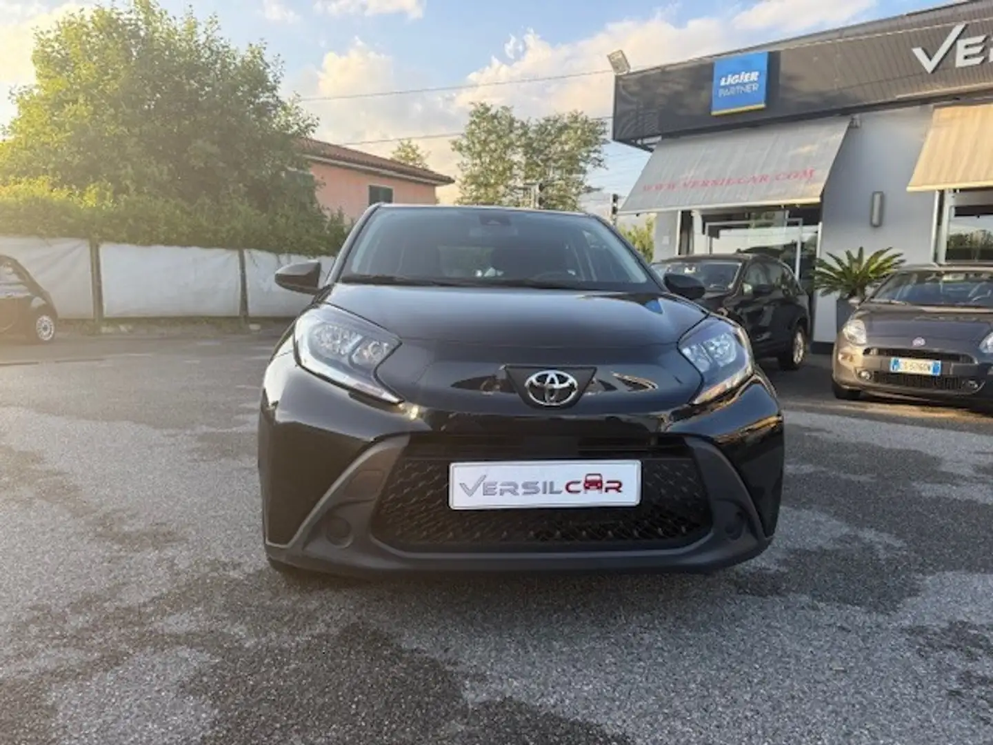 Toyota Aygo X 1.0 VVT-i 72 CV 5 porte Trend Air Nero - 2