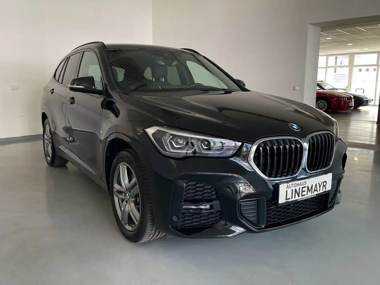 BMW X1 xDrive 25e M Sportpaket, LED, Navi Schwarz - 2