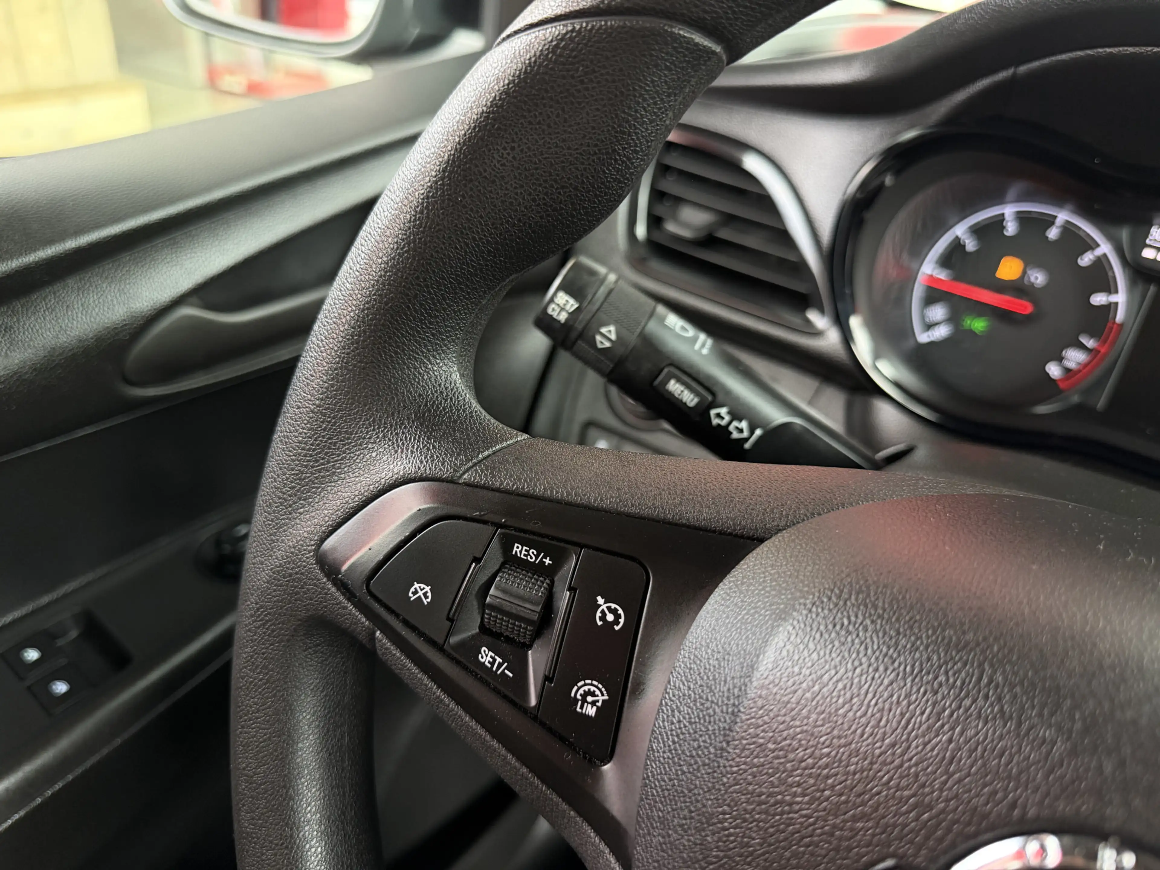 Opel Karl 1.0 ecoFLEX 120 Jaar Edition — photo 15
