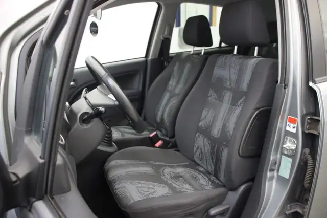 Opel Agila view 11
