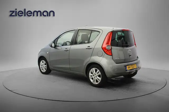 Opel Agila view 3