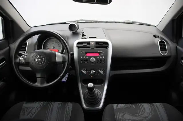 Opel Agila view 2