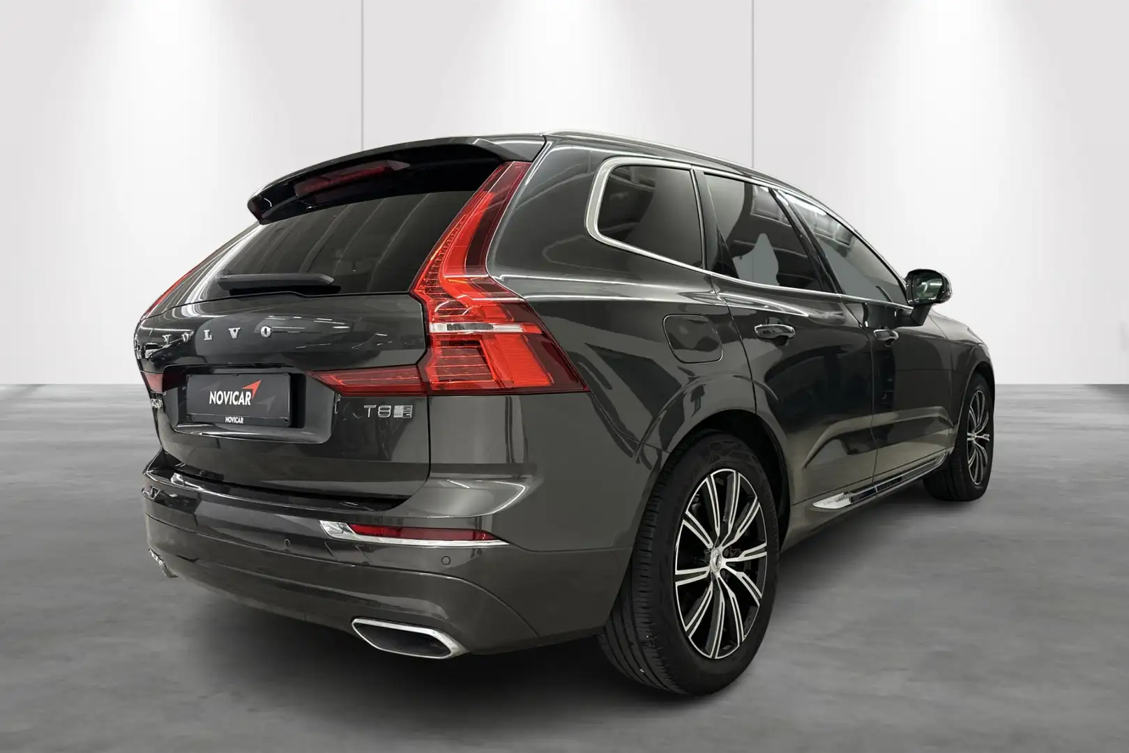 Volvo XC60 T8 e4x4 Geartronic Inscription Grijs - 2