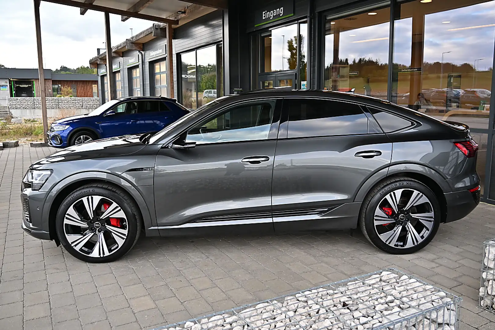 Audi Q8 e-tron Q8 Sportback 55 e-tron quattro 106kWh S Line NP... Grau - 2