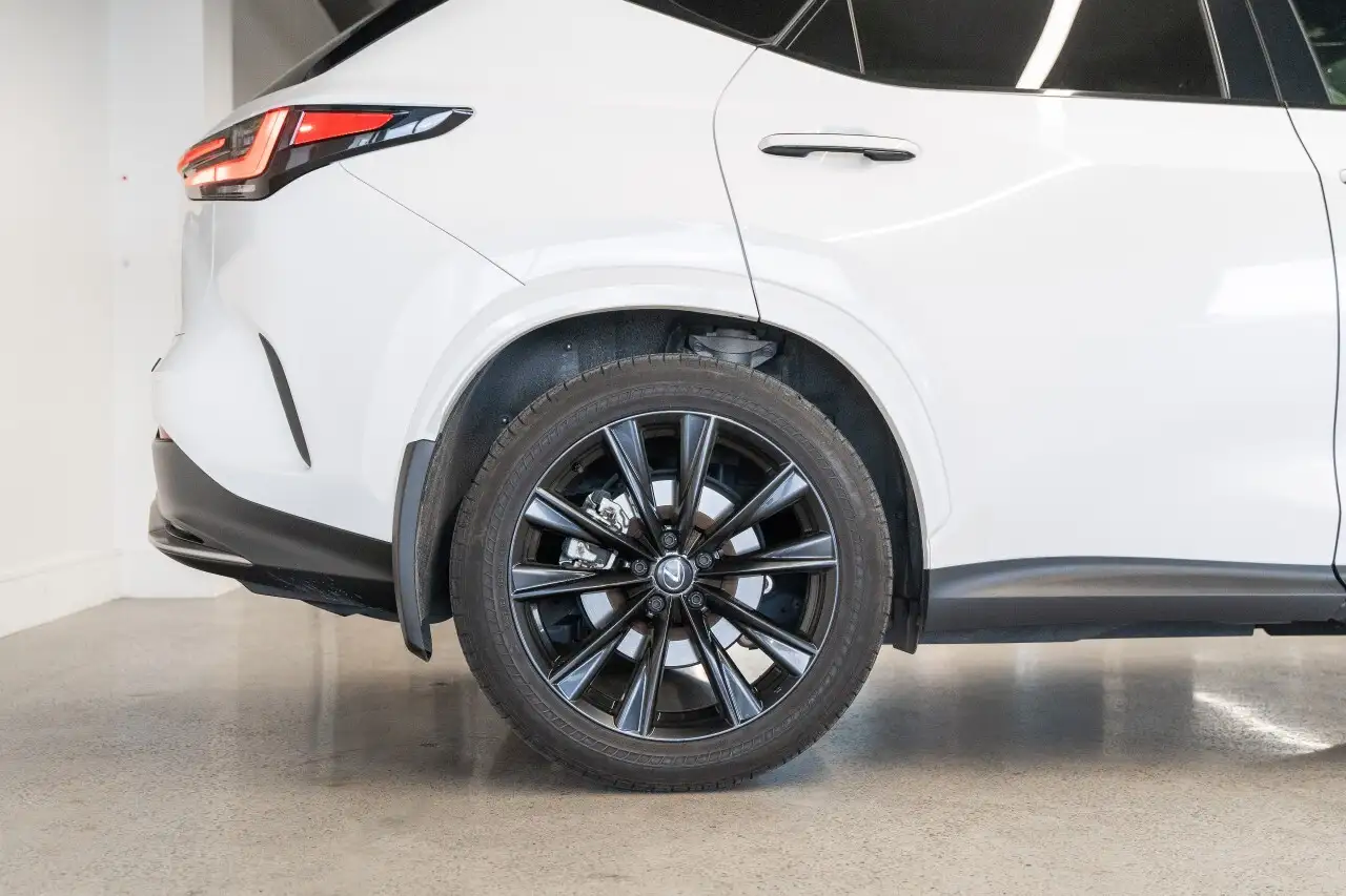 Lexus NX снимка Lexus NX