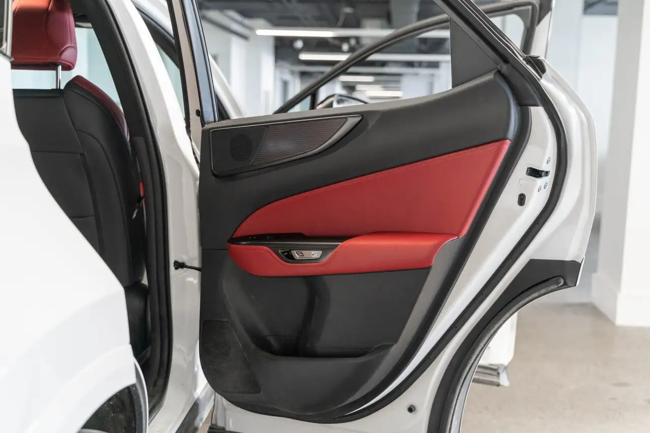 Lexus NX снимка Lexus NX