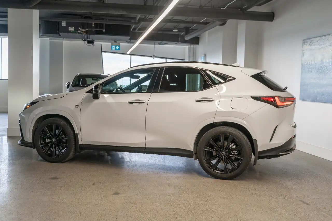 Lexus NX снимка Lexus NX