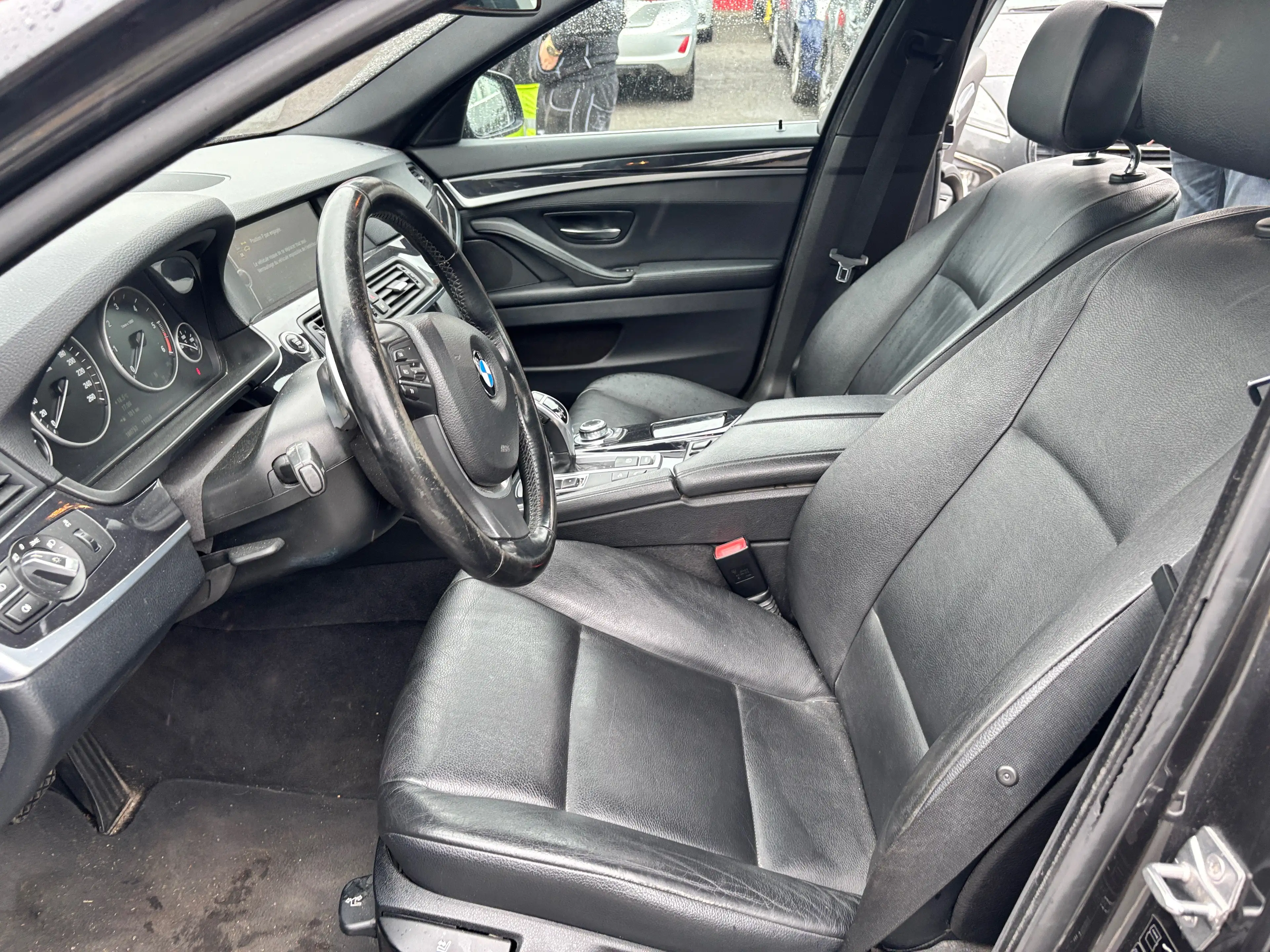 BMW 525 525d X-Drive automatique — photo 8