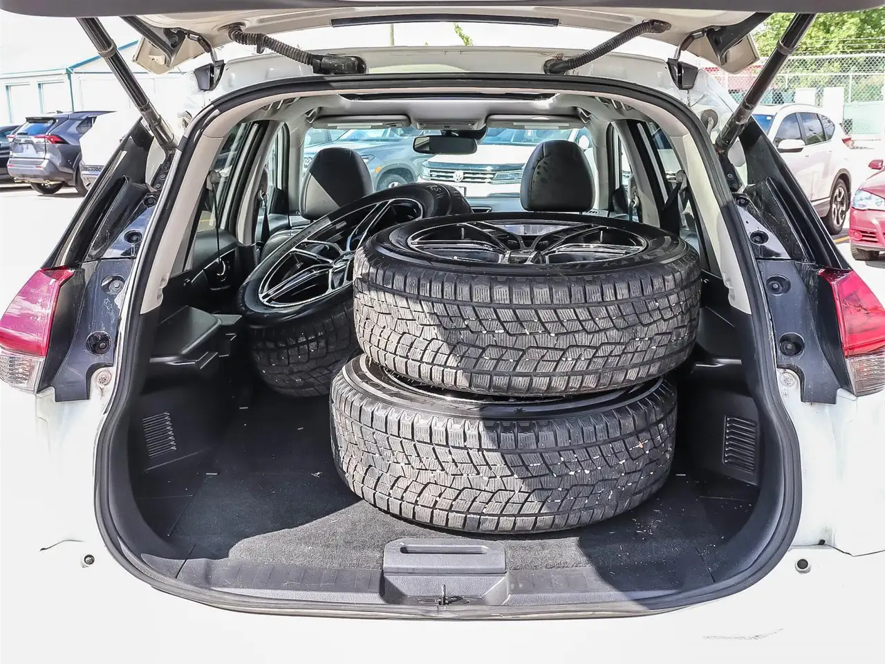 Nissan Rogue снимка Nissan Rogue