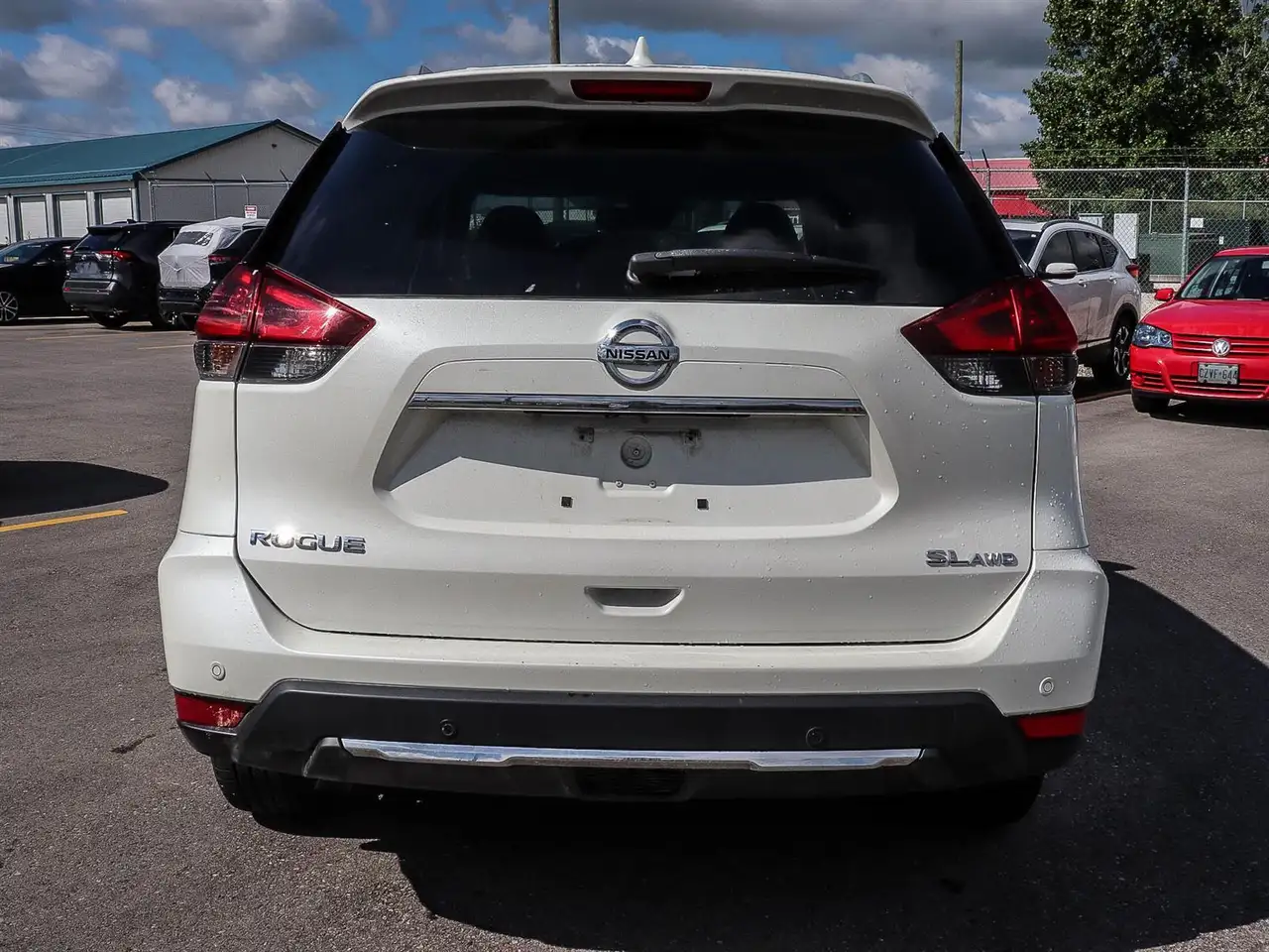 Nissan Rogue снимка Nissan Rogue