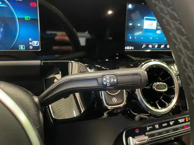 Mercedes-Benz Gla view 11