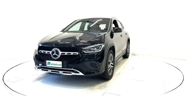 Mercedes-Benz Gla view 3