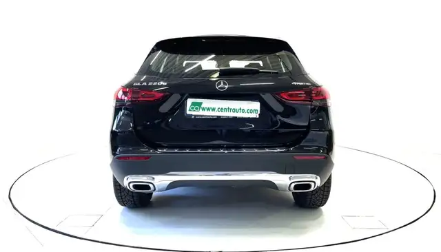 Mercedes-Benz Gla view 4