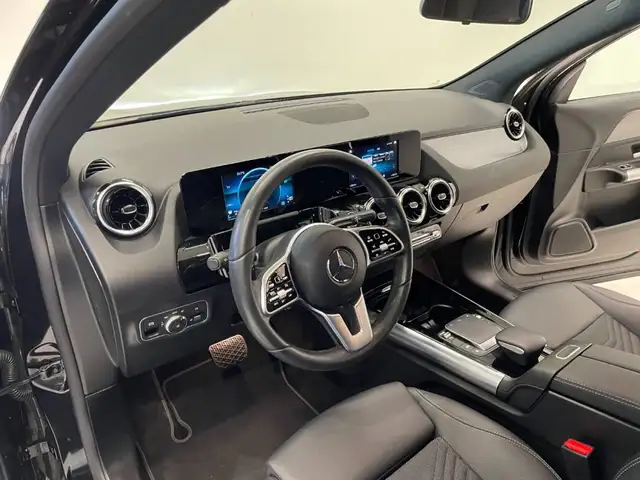 Mercedes-Benz Gla view 15