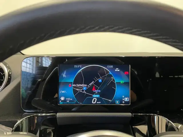 Mercedes-Benz Gla view 14