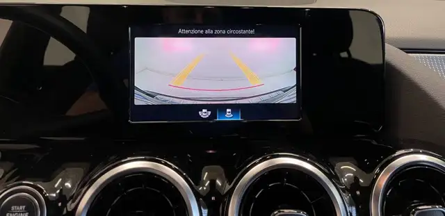 Mercedes-Benz Gla view 10