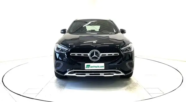 Mercedes-Benz Gla view 2