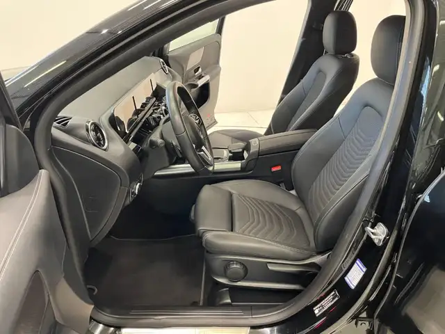 Mercedes-Benz Gla view 6