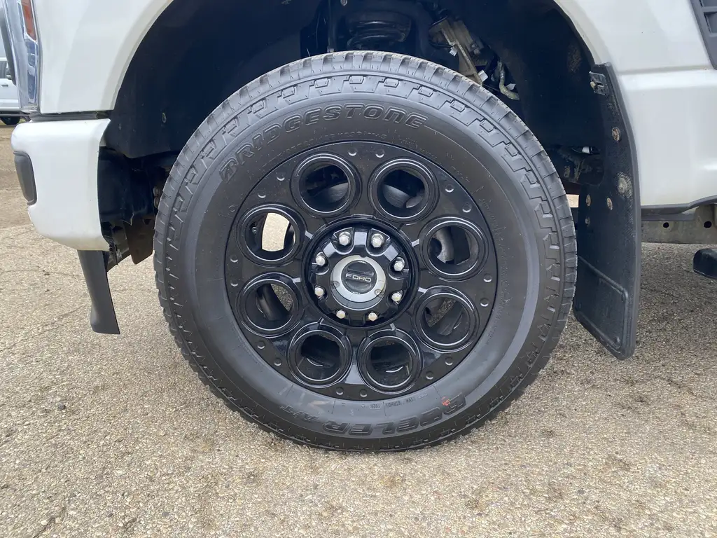 2024 Ford F-350 Super Duty Lariat Crew Cab 160 | 360 Cam | Trailer Tow Mirror — photo 3