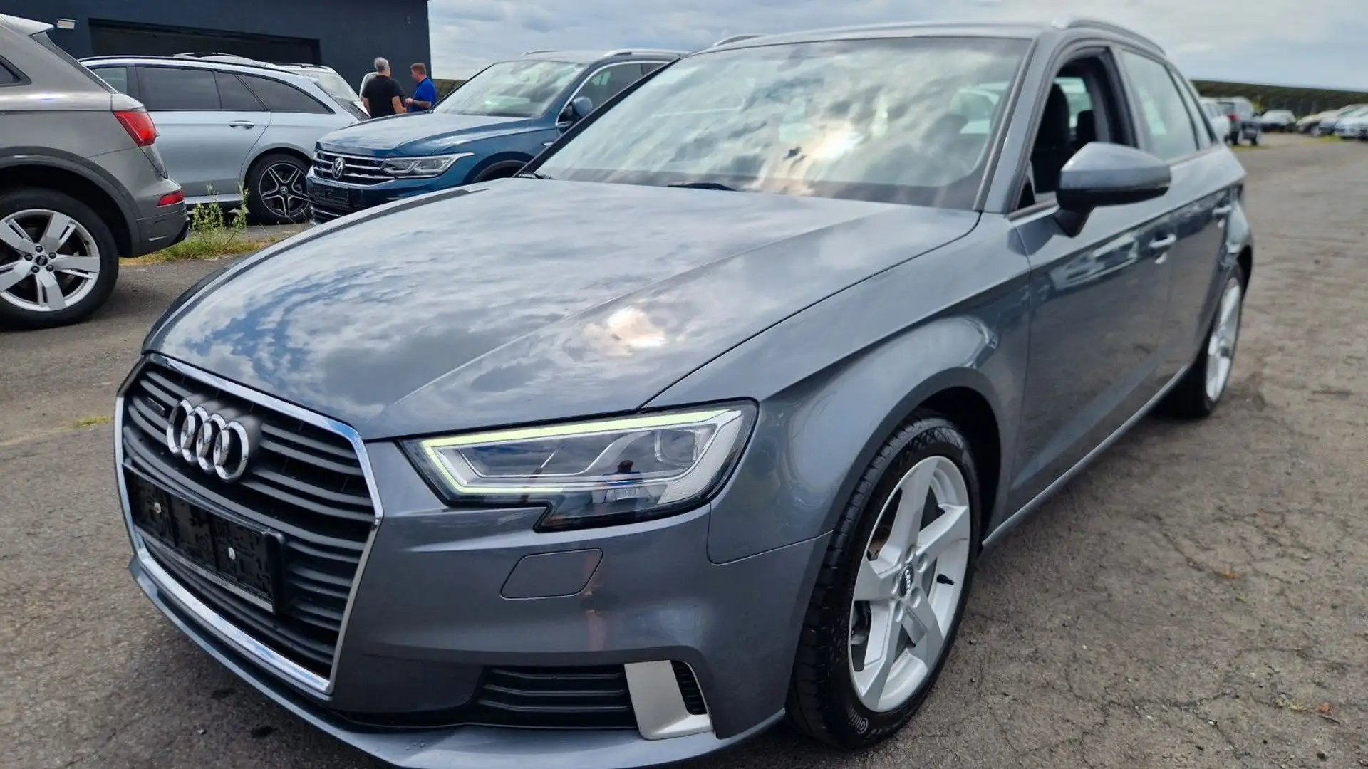 Audi A3 Sportback Quattro Sport Navigation LED Grey - 1