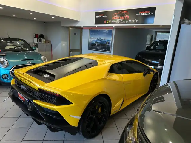Lamborghini Huracan view 14
