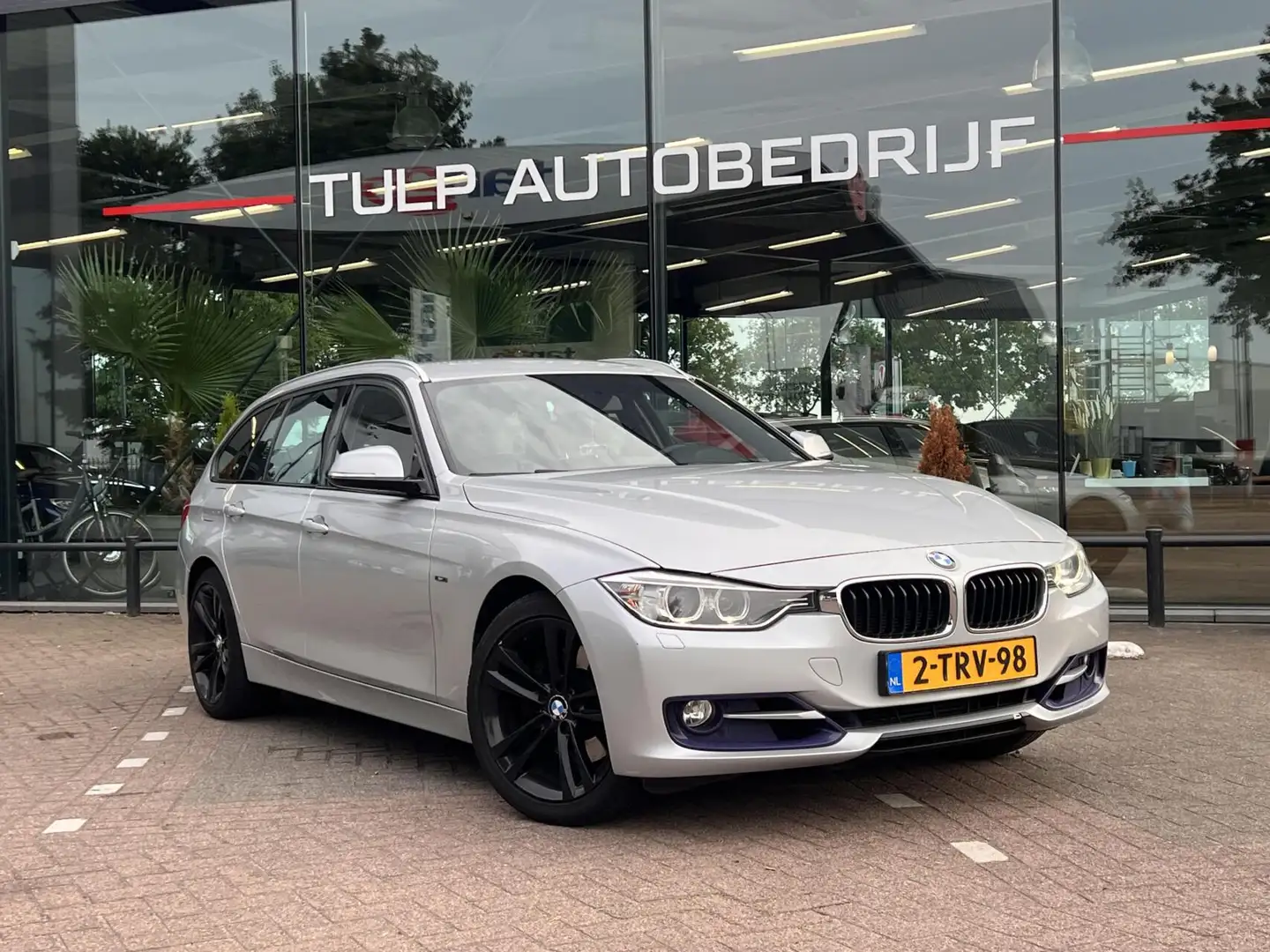 BMW 328 3-serie Touring 328i Executive Sport 18"LMV Dealer Grijs - 2