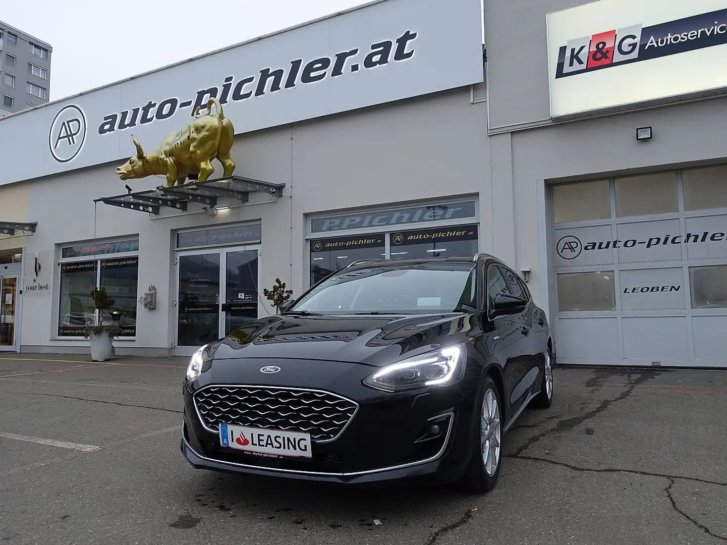 Ford Focus 1,0 EcoBoost Vignale Schwarz - 1