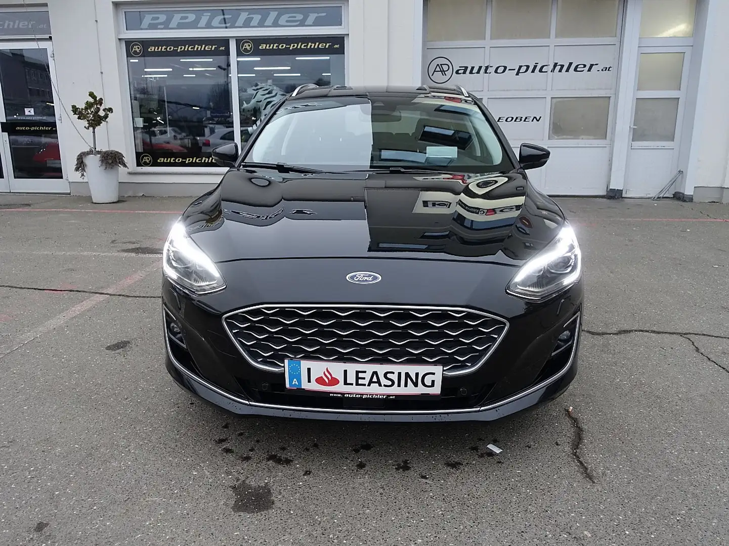 Ford Focus 1,0 EcoBoost Vignale Schwarz - 2