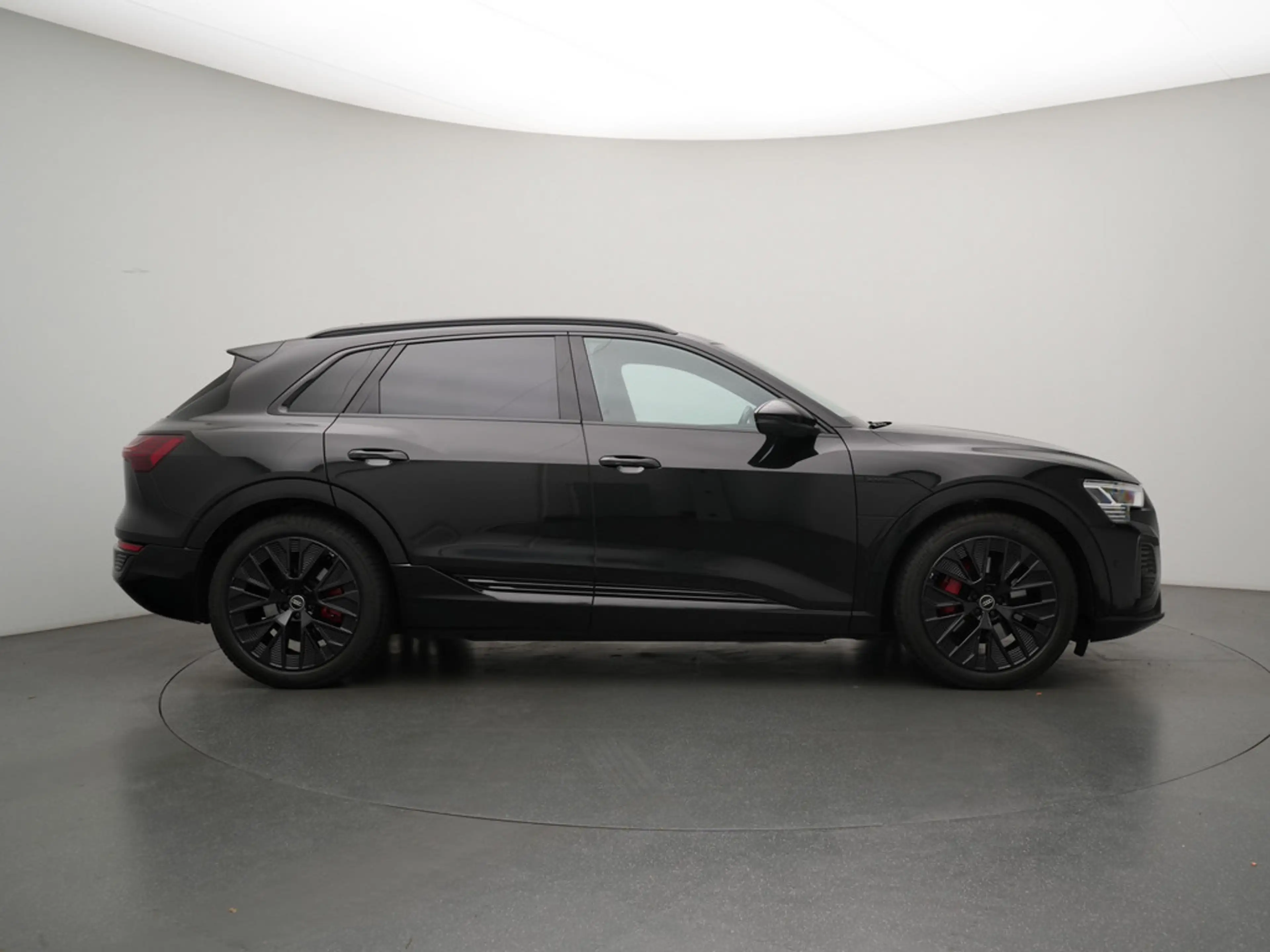 Audi Q8 e-tron quattro S line PANO MATRIX AHK ACC — photo 3