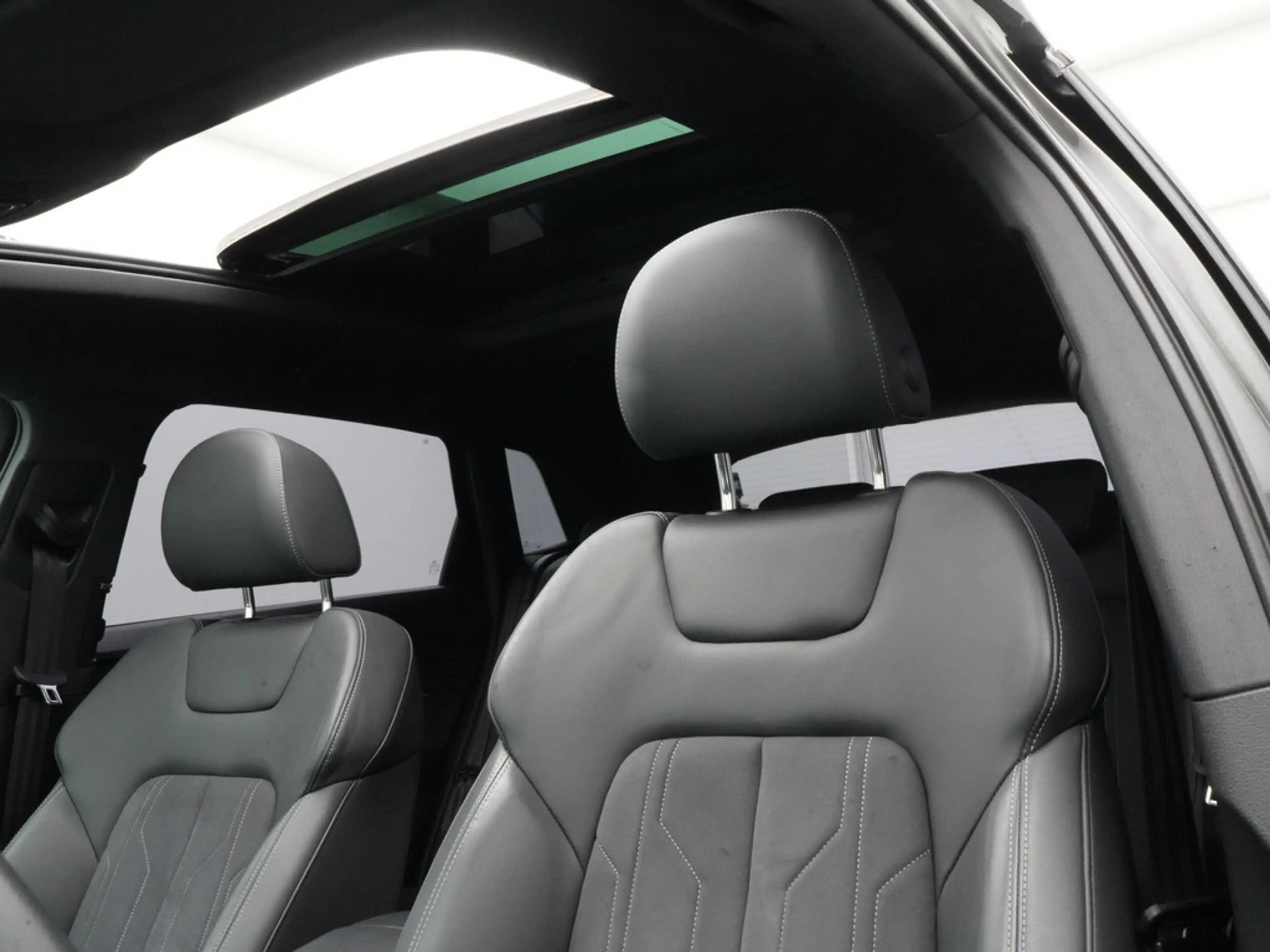 Audi Q8 e-tron quattro S line PANO MATRIX AHK ACC — photo 4