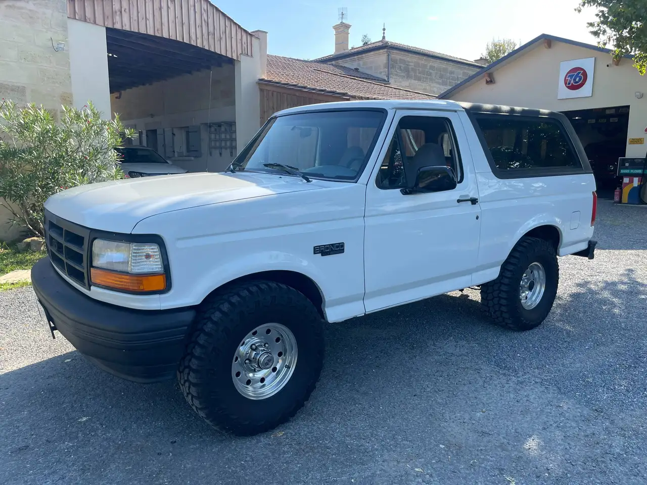 Ford Bronco XLT, foto 2