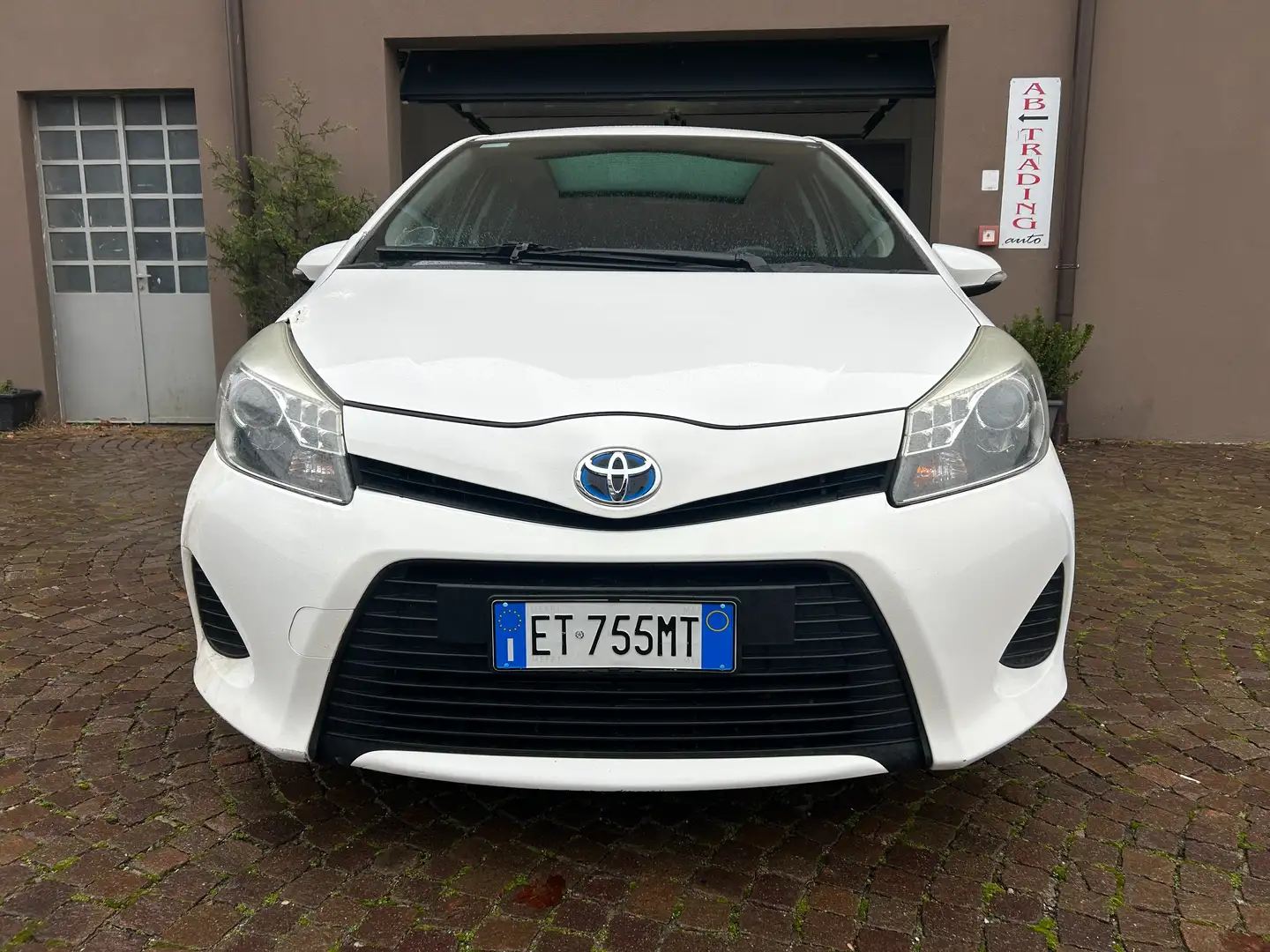 Toyota Yaris Yaris III 2014 5p 1.5h Lounge Bianco - 1