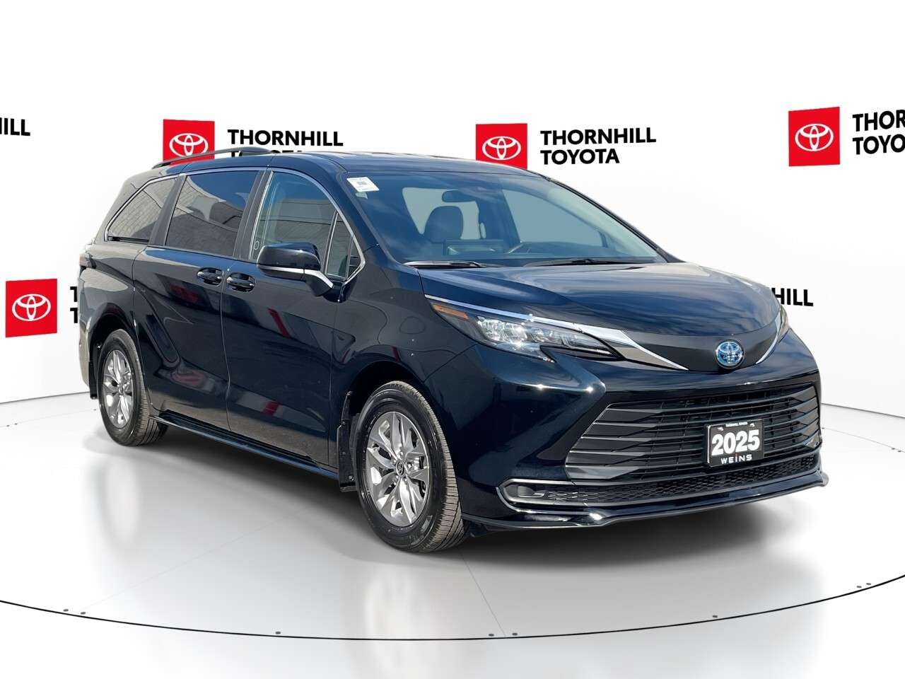 2025 Toyota Sienna PUSH START,POWER SLIDING DOORS LE 8-Passenger AWD