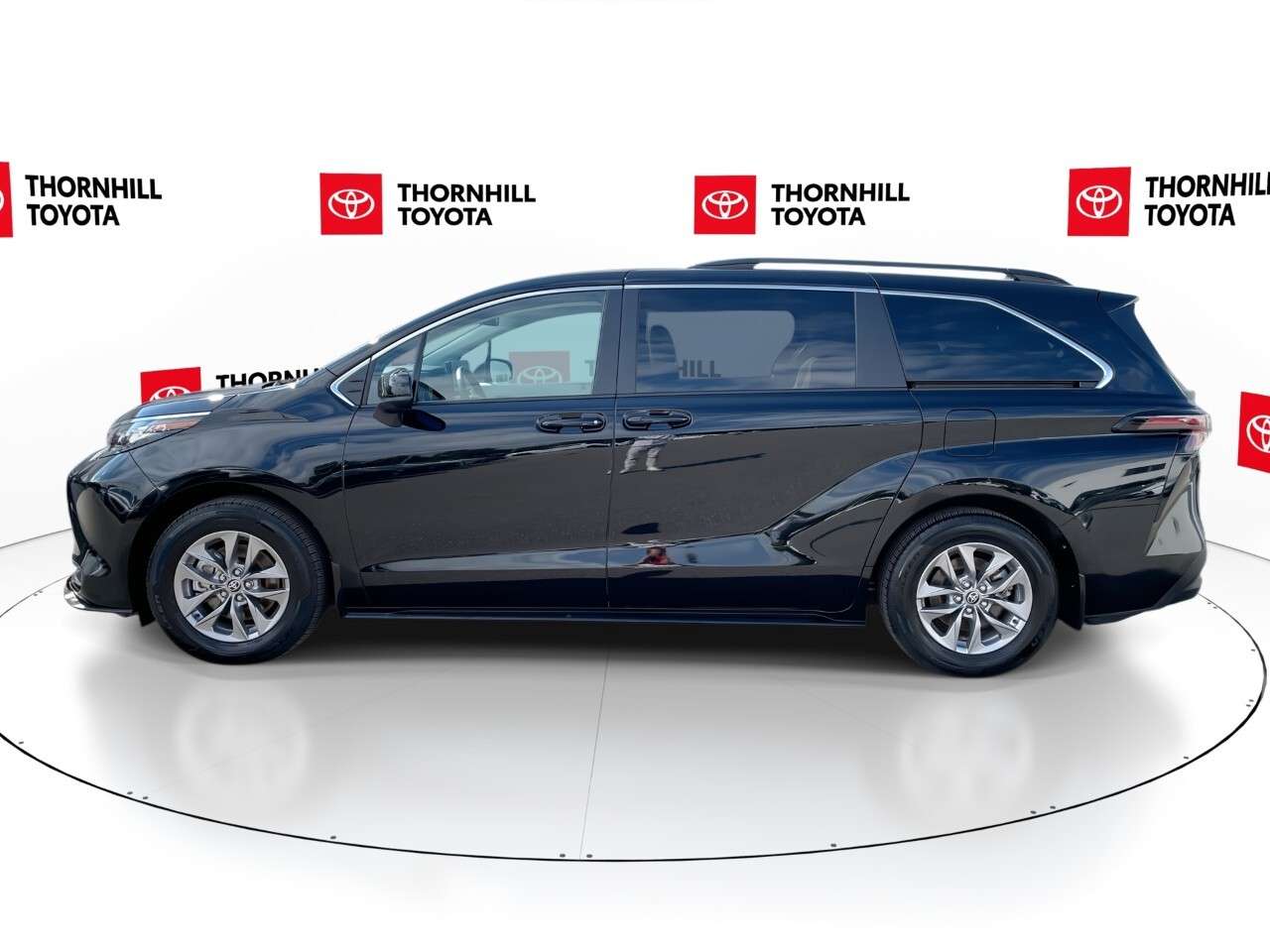 2025 Toyota Sienna PUSH START,POWER SLIDING DOORS LE 8-Passenger AWD — снимка 1