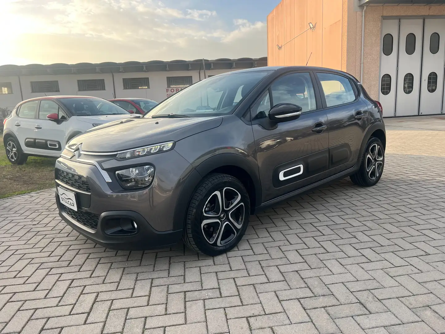 Citroen C3 C3 III 2017 1.2 puretech Shine Pack Gris - 1