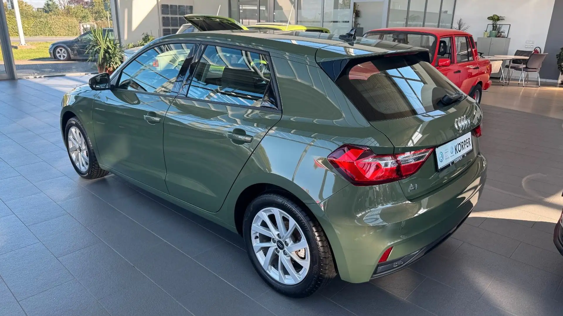 Audi A1 Sportback 30 TFSI advanced Grün - 2