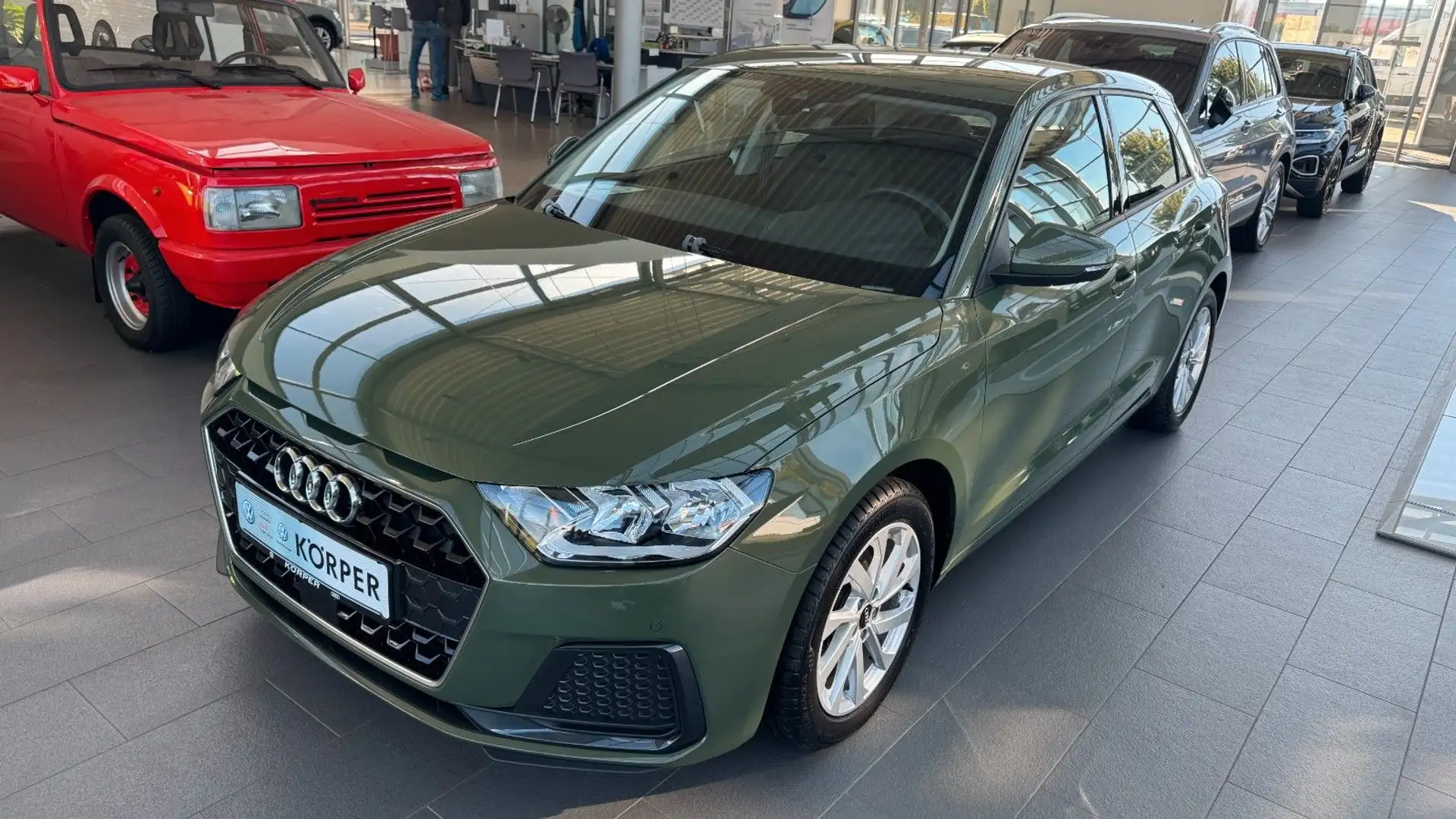 Audi A1 Sportback 30 TFSI advanced Grün - 1