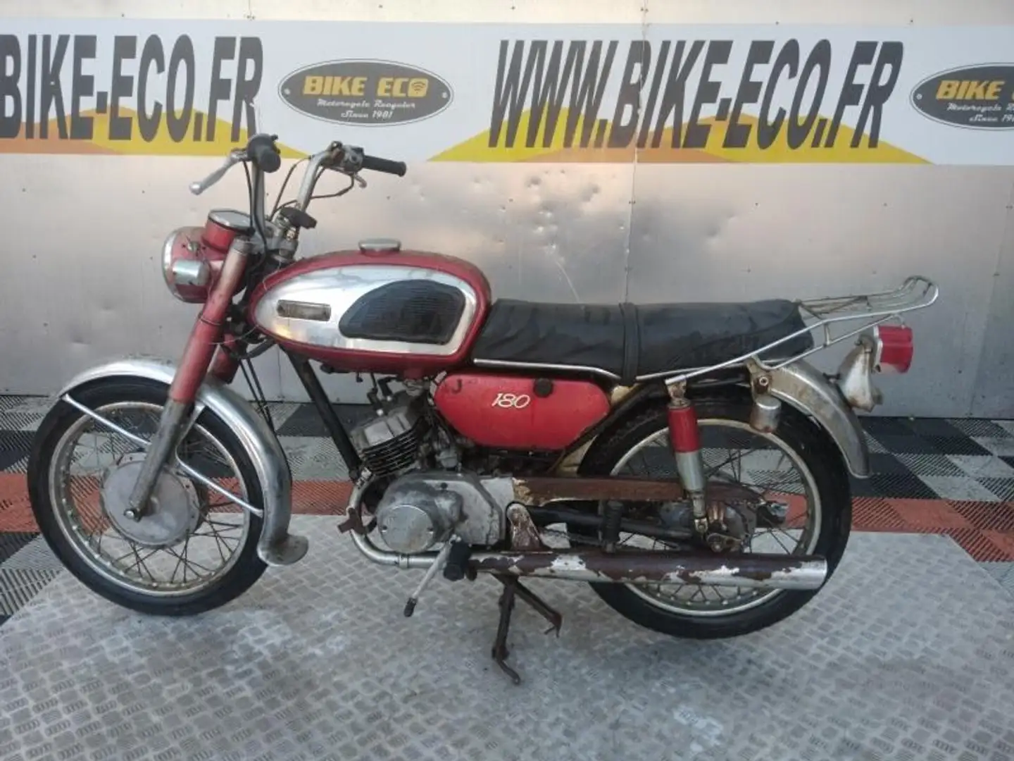 Yamaha Красный - 2