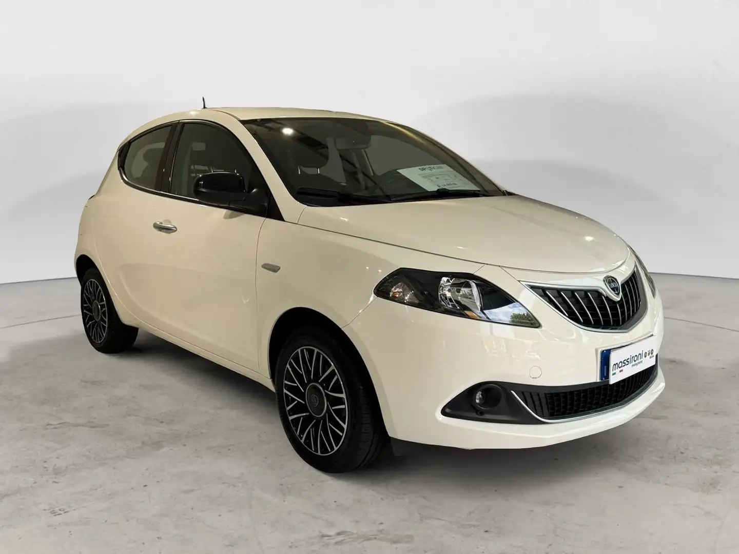 Lancia Ypsilon Ypsilon 1.0 FireFly 5 porte S&S Hybrid Platino Bianco - 2