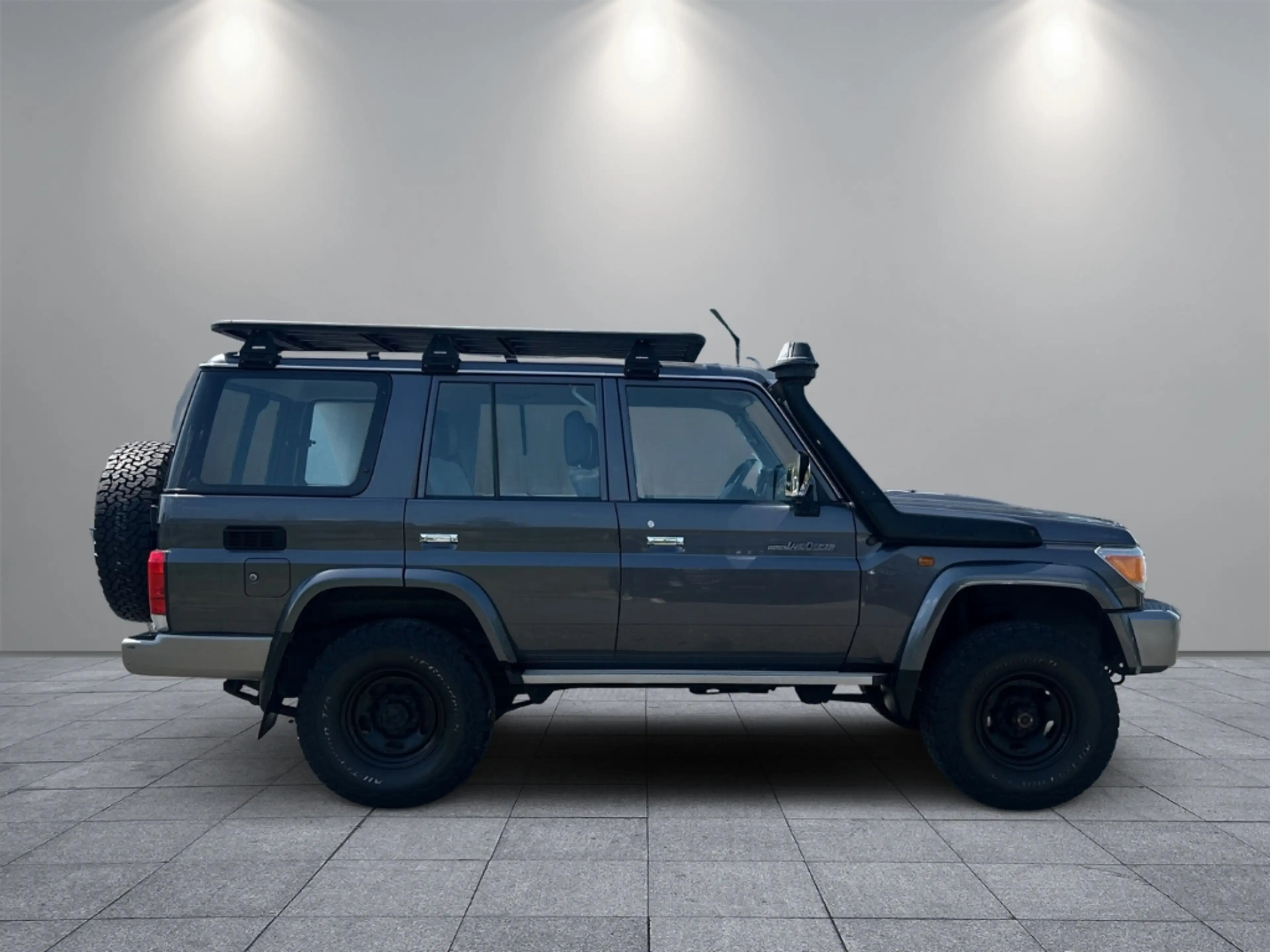 Toyota Land Cruiser GRJ 76 4,0 V6 AHK Klima BT el.SP met. eFH Servo TR — photo 2