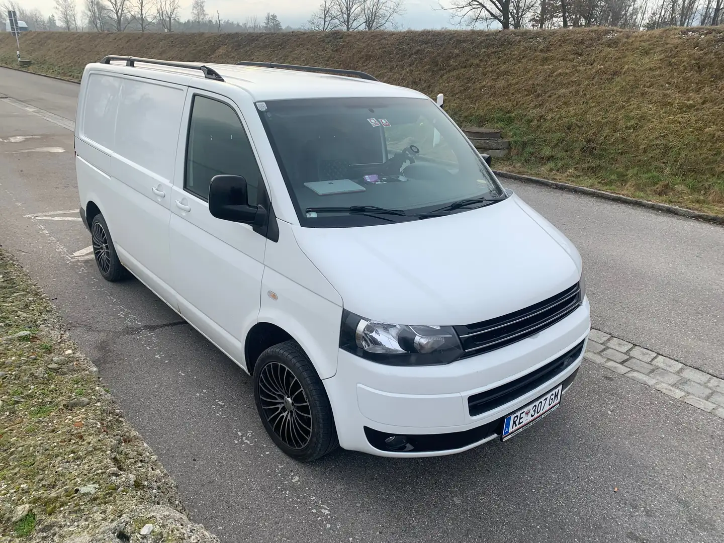 Volkswagen T5 Transporter Fahrgestell 2,5 TDI 4motion D-PF Weiß - 2