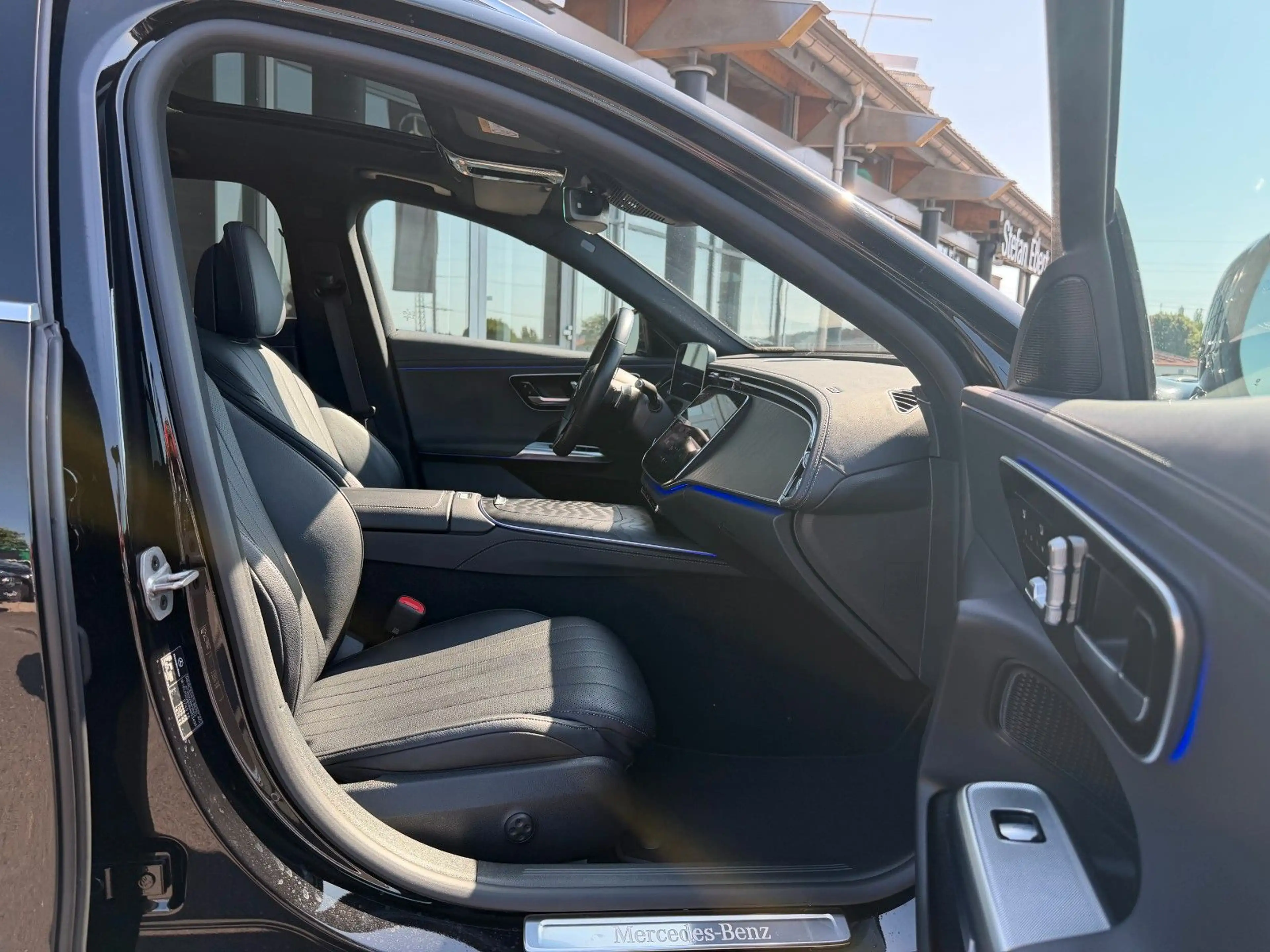 Mercedes-Benz E 450 d 4M T Avantgarde+Pano+AHK+Distr+Memory — photo 6