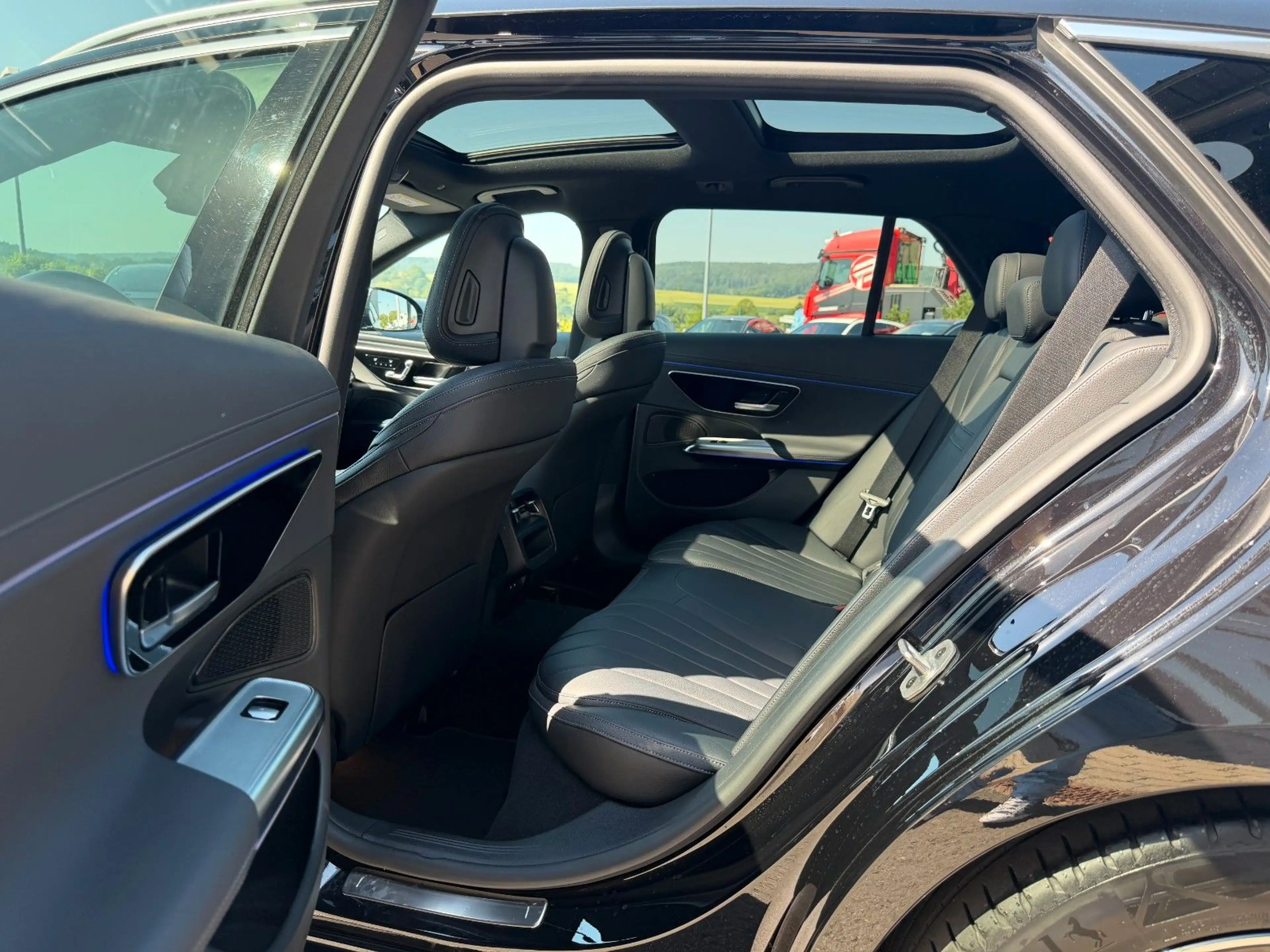 Mercedes-Benz E 450 d 4M T Avantgarde+Pano+AHK+Distr+Memory — photo 10
