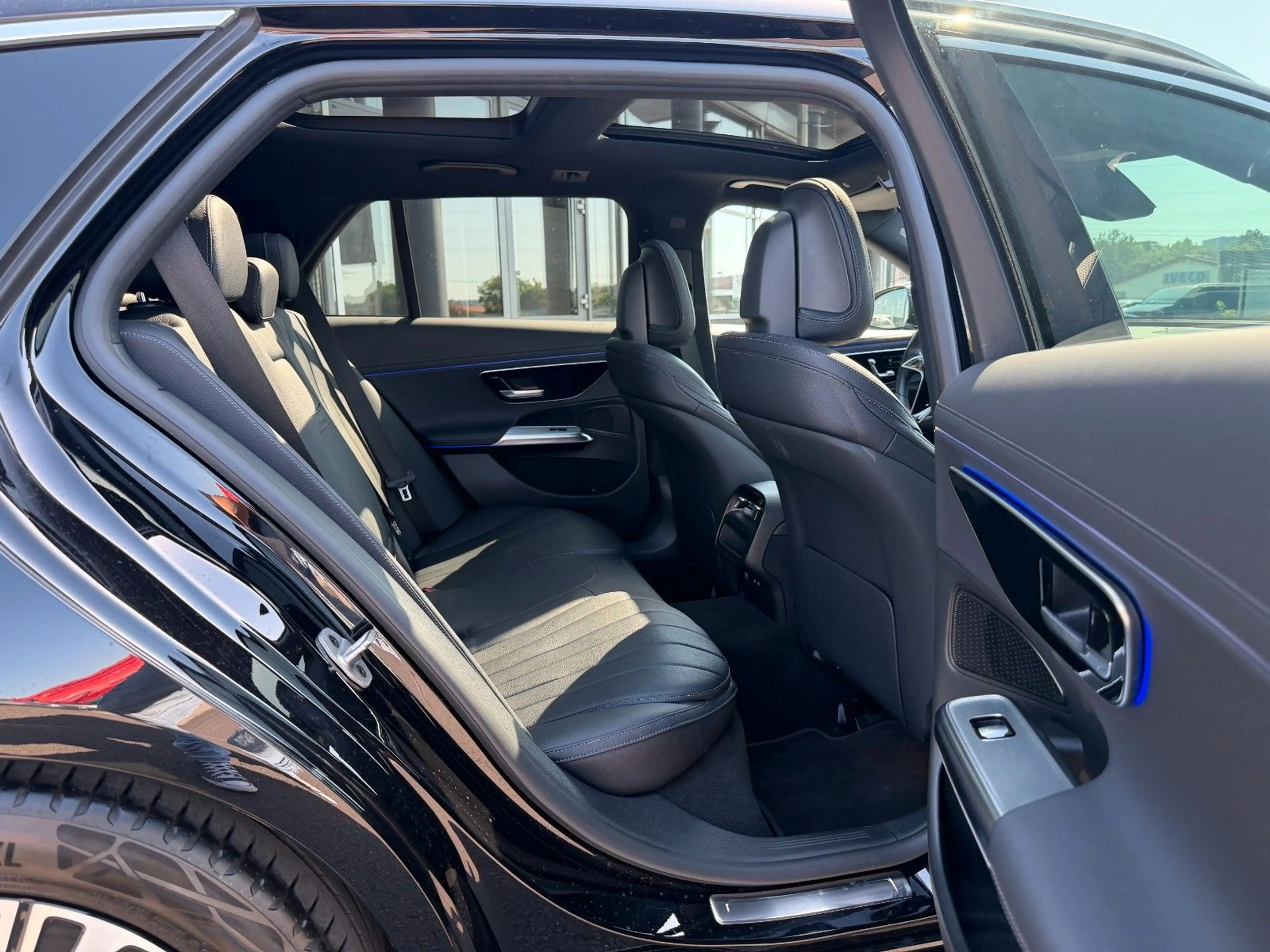Mercedes-Benz E 450 d 4M T Avantgarde+Pano+AHK+Distr+Memory — photo 7