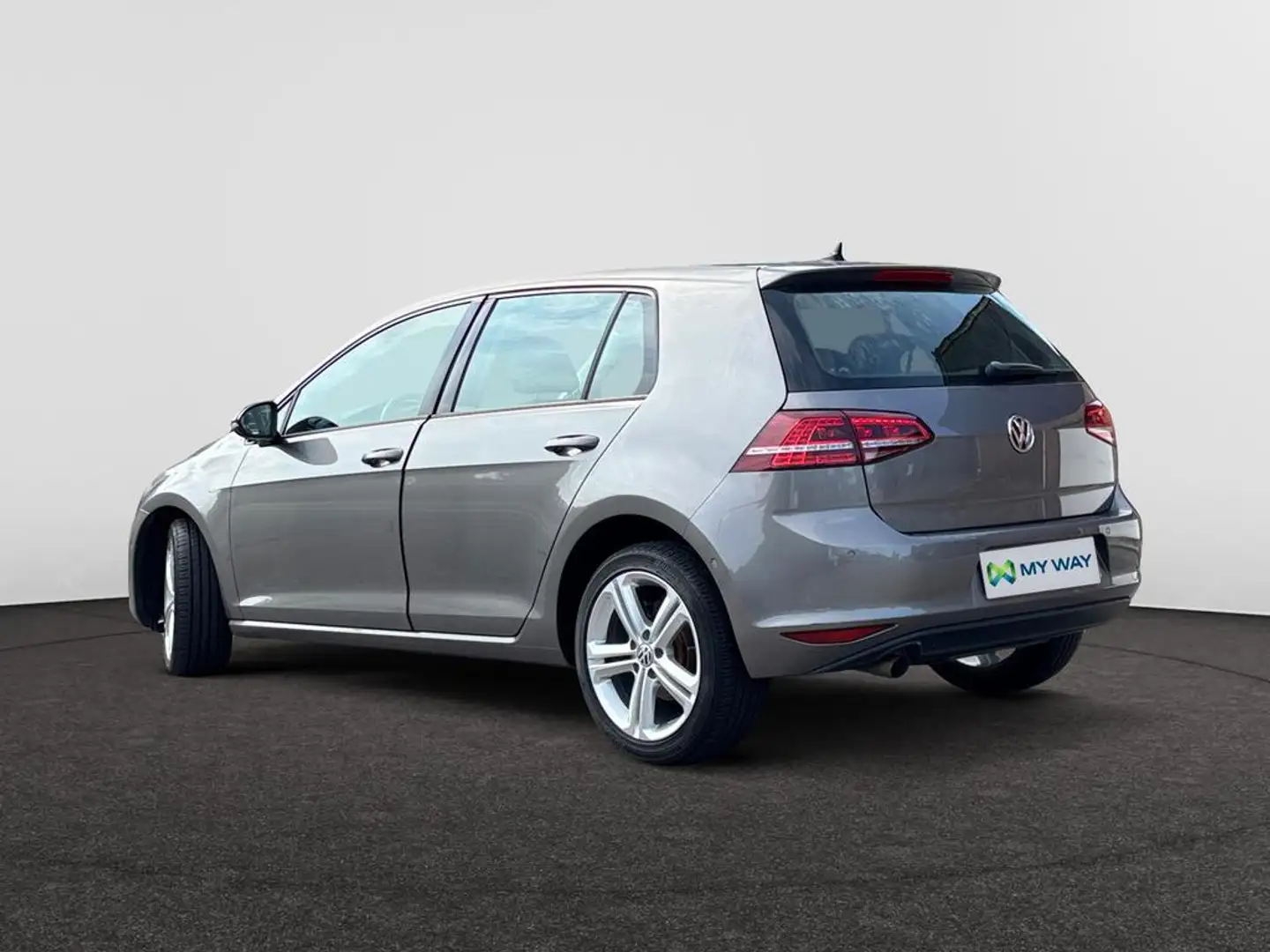 Volkswagen Golf Golf  Highline 1.6 TDI BlueMotion Technology 77 kW (105 ch) 5 vitesses manuel Grijs - 2
