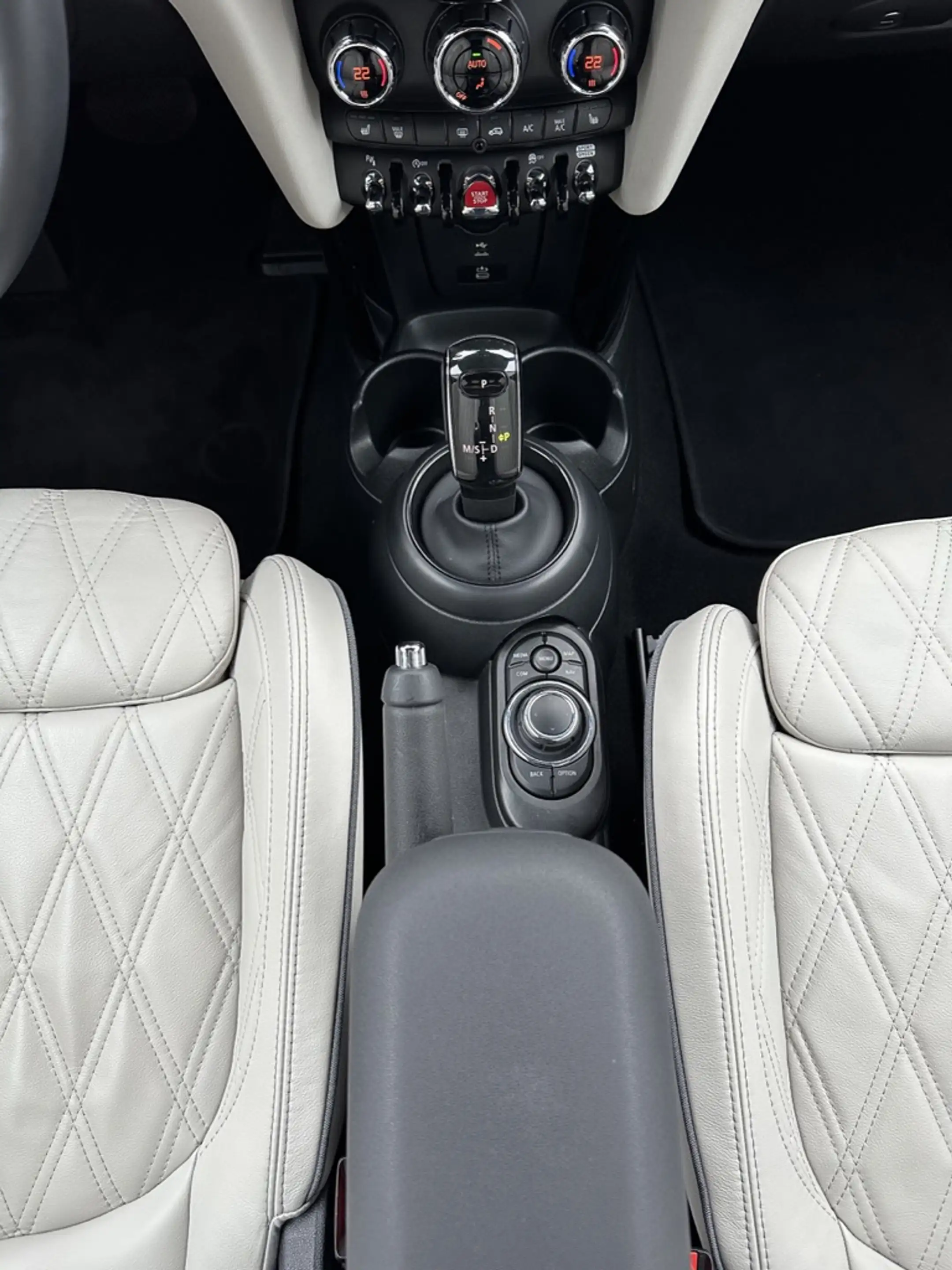 MINI Cooper S Cabrio Classic Trim NAV+LED+HEAD-UP+KAM — photo 12