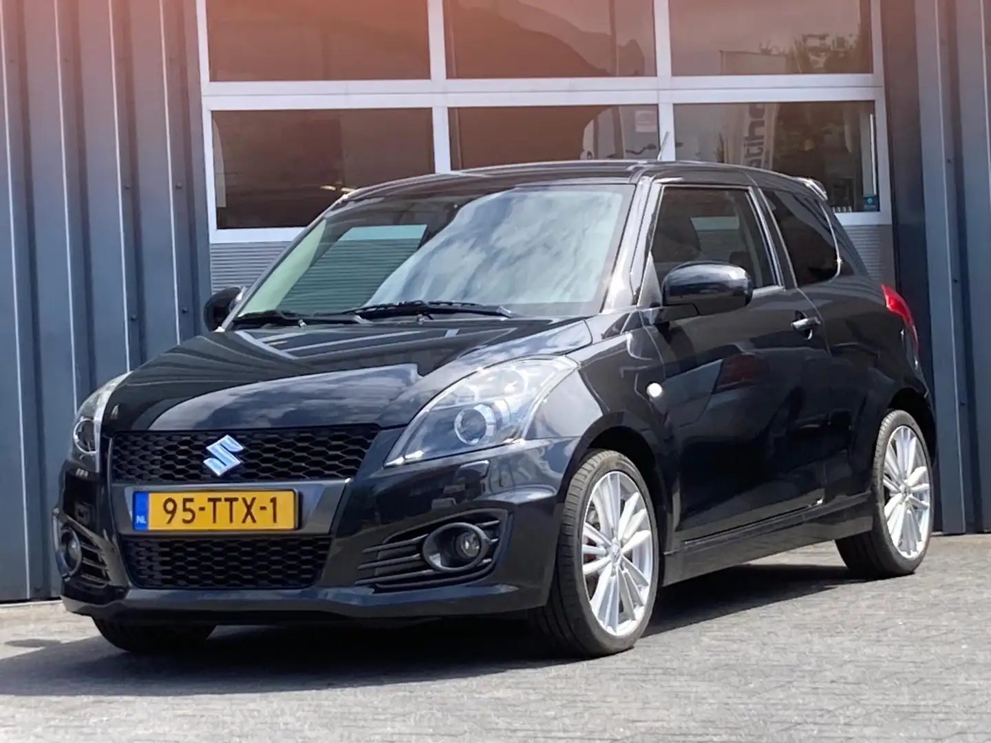 Suzuki Swift 1.6 Sport 1e Eigenaar Dealer onderhouden Zwart - 1