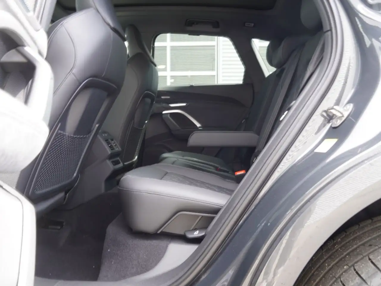 Audi SQ5 снимка Audi SQ5